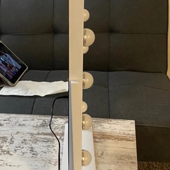 LED Vanity mirror - Picture 7 of 8